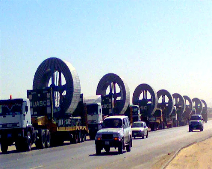 Heavy-haul convoy under escort
